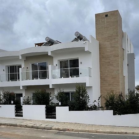 Arf Apartments - With Jacuzzi At The Complex Emba Bagian luar foto