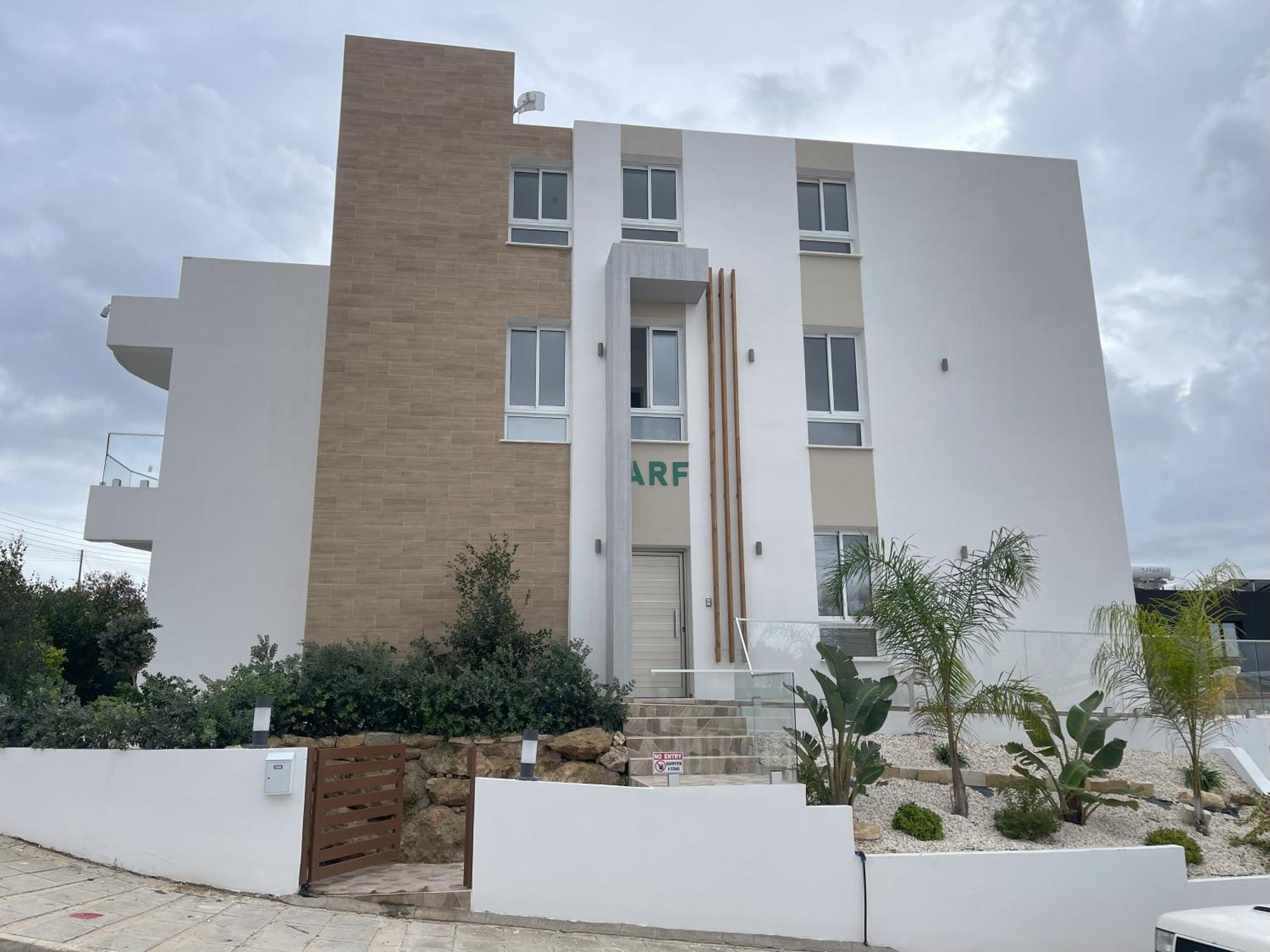 Arf Apartments - With Jacuzzi At The Complex Emba Bagian luar foto